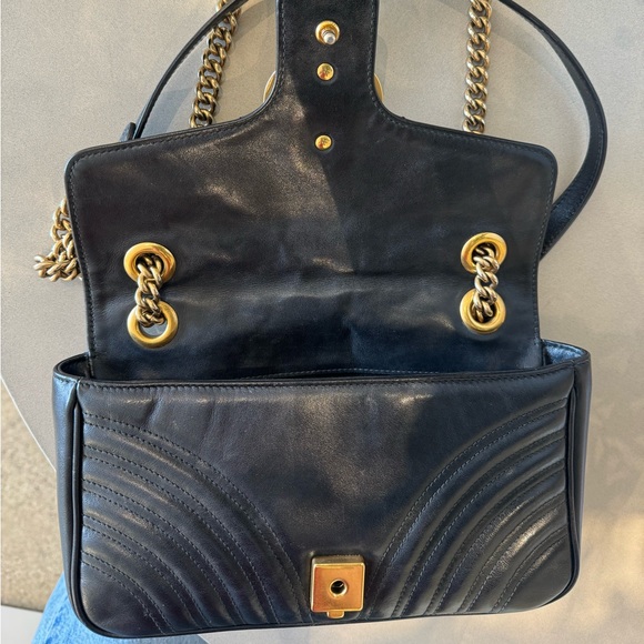 GUCCI Calfskin Matelasse Small GG Marmont Shoulder Bag Black - Picture 6 of 9